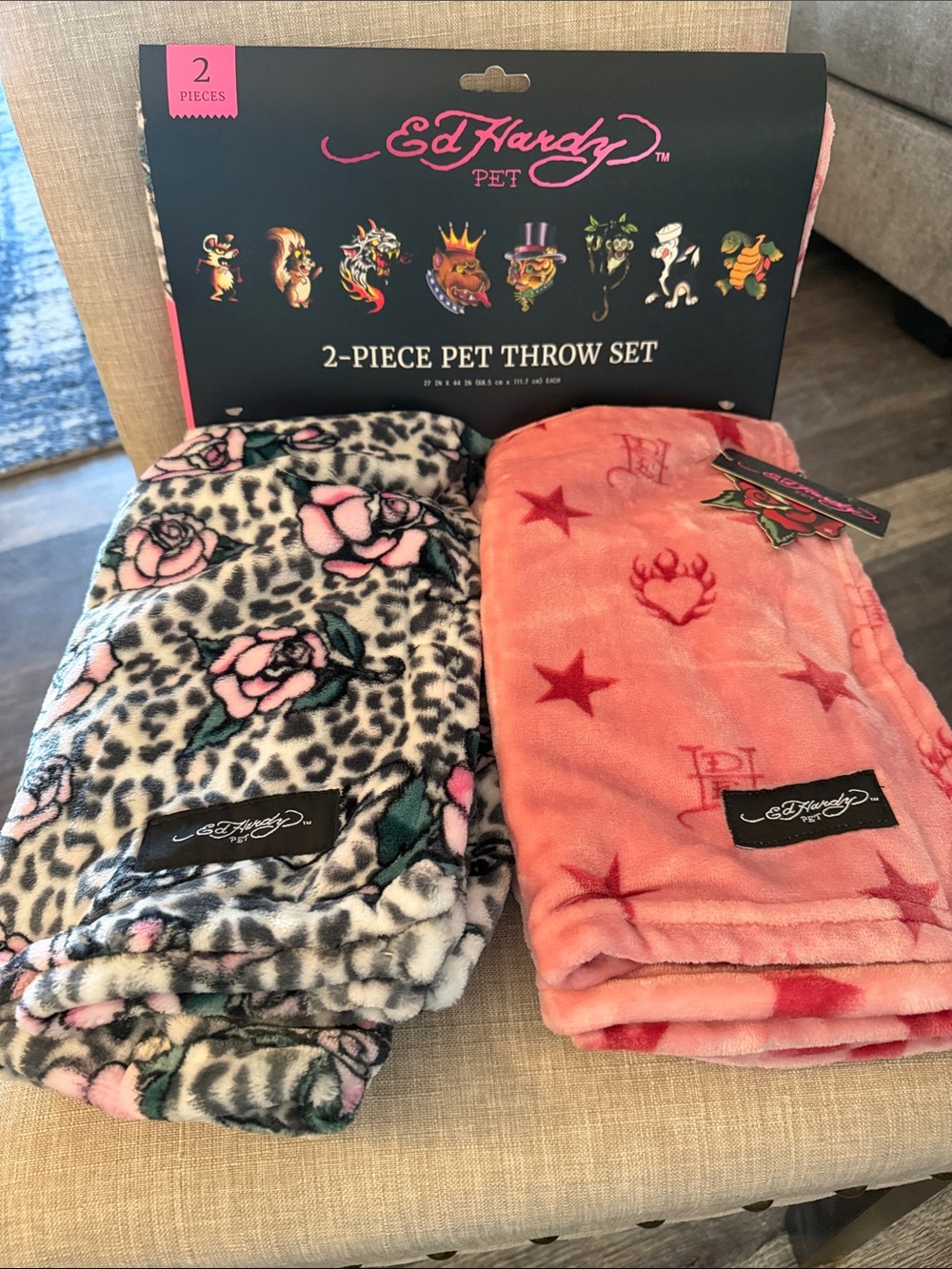 NWT Ed Hardy 2 piece pet throw set
